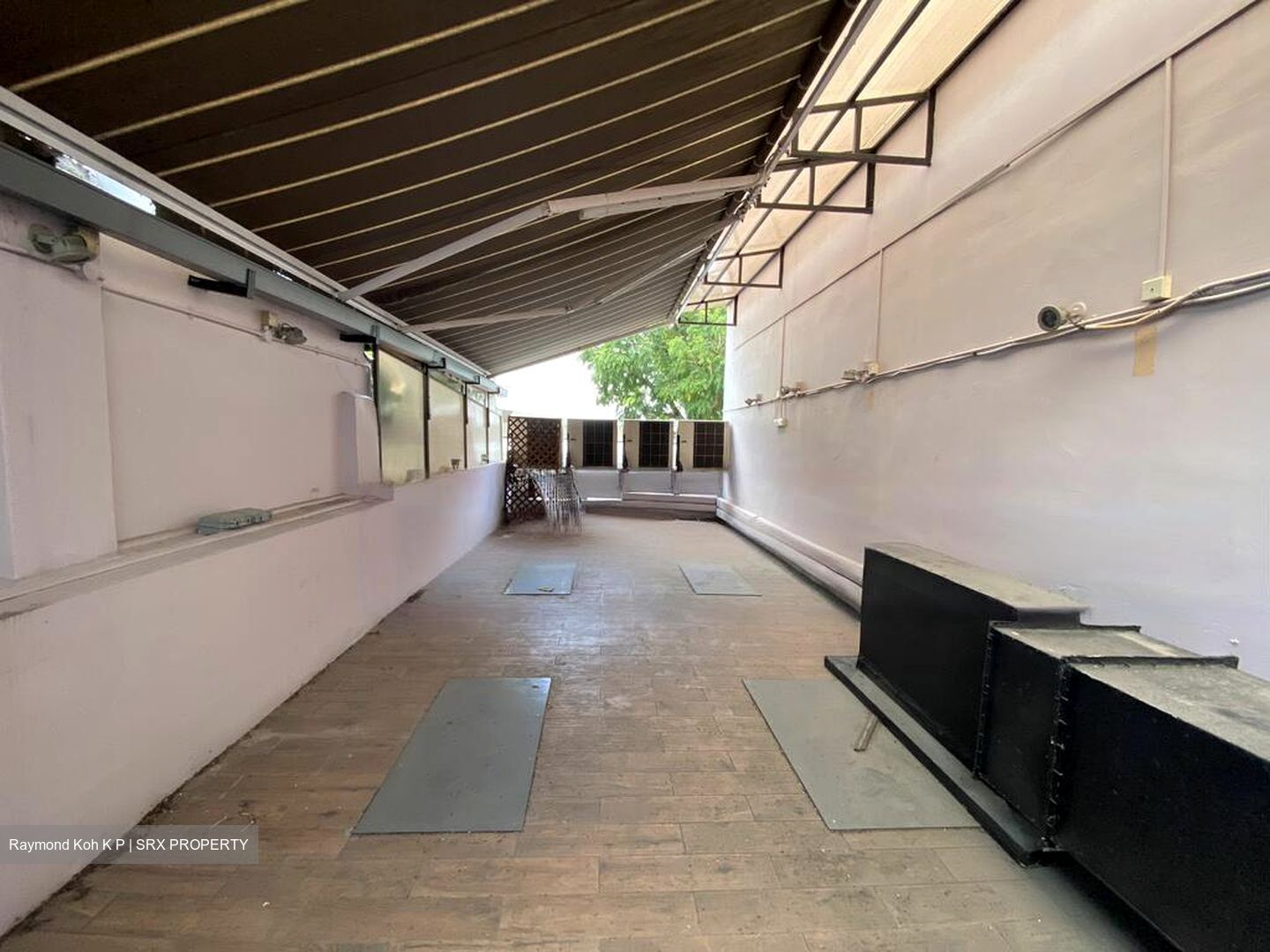 Bussorah Street (D7), Retail #453040481